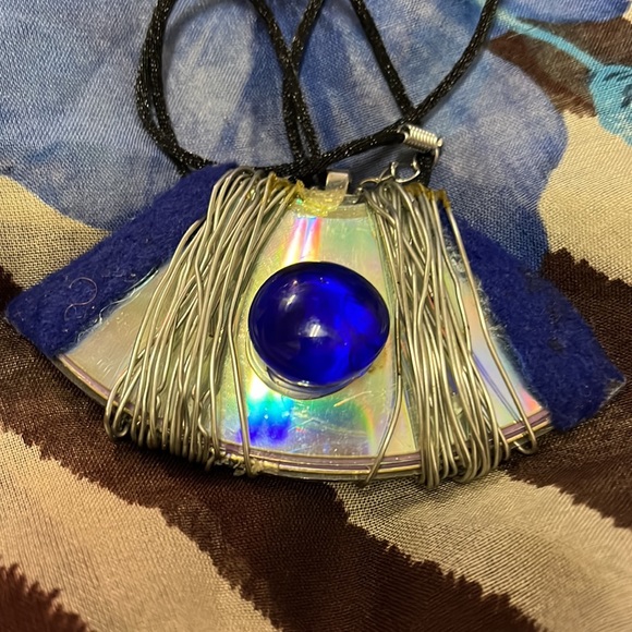 Reversible Handmade Necklace - Picture 14 of 16